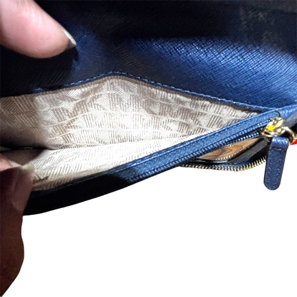 Michael Kors Blue Wallet zip around blue - Picture 3 of 7